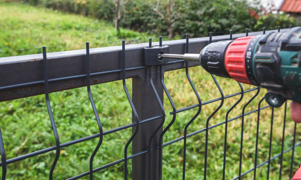 Why Using the Right Lag Screws for Your Fence Is Important