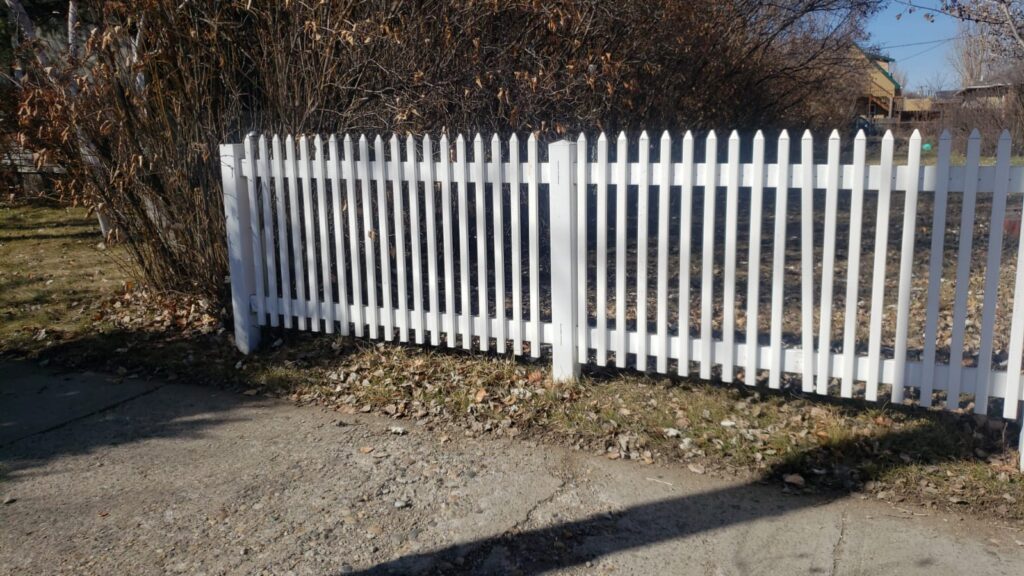 DIY Picket Fence Installation: A Comprehensive Guide to Crafting your Dream